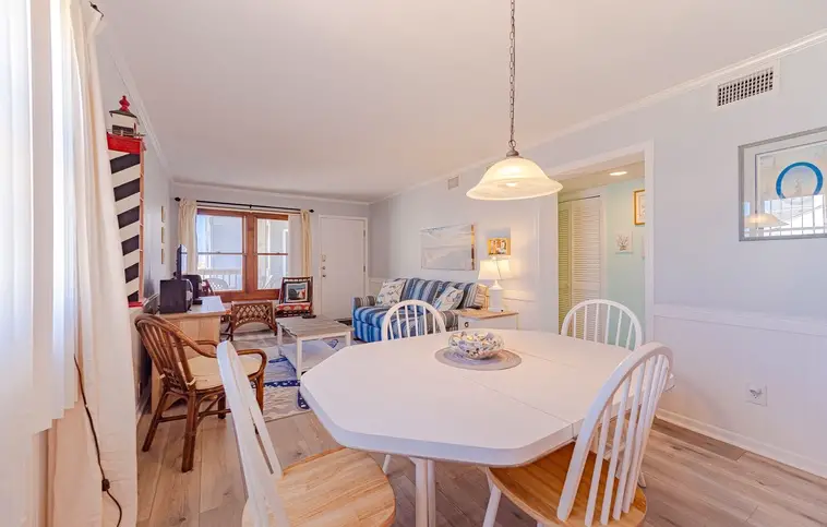 AV2-1E | Admirals View II Condo Unit 1E