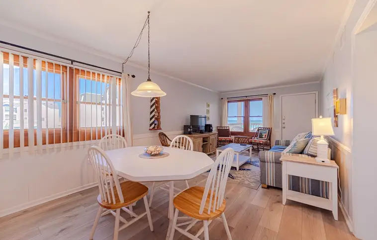AV2-1E | Admirals View II Condo Unit 1E
