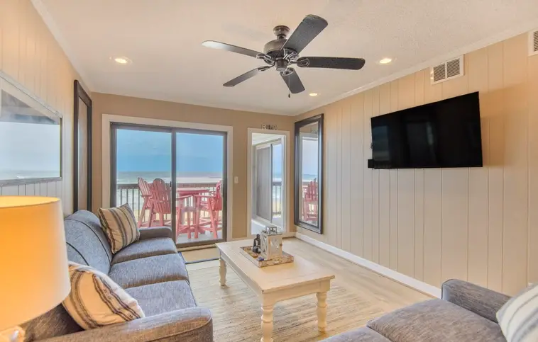 AV2-2B | Admirals View II Condo Unit 2B