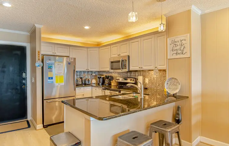 AV2-2B | Admirals View II Condo Unit 2B