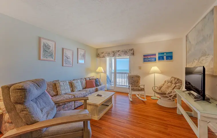 GST-G3 | Golden Strand Condo G3