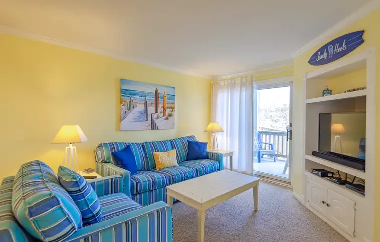 R-3 | The Regency Condominium - Sandy Heels
