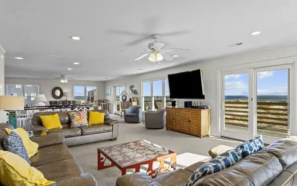 7019 - Sara's Sea Breeze (formerly Sea Peck)