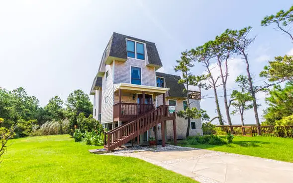 7201 - Carol's Soundfront Castle