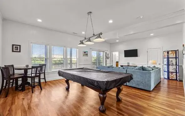 7700 - Lee's Landing