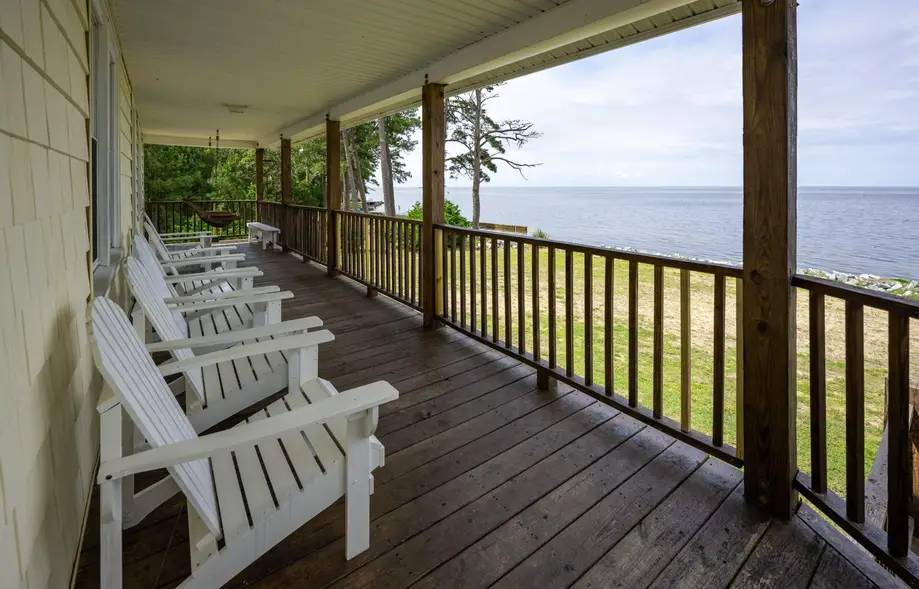 K9410 OBX Soundfront Hideaway 3 Bedroom Home in Jarvisburg