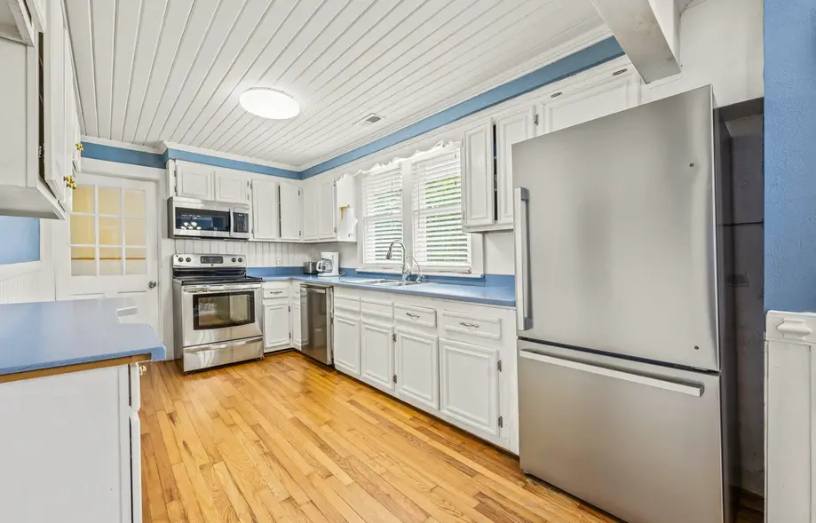 K9410 OBX Soundfront Hideaway 3 Bedroom Home in Jarvisburg