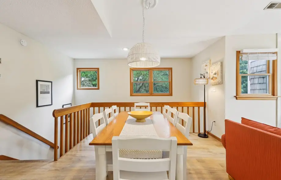 Leeward Inn