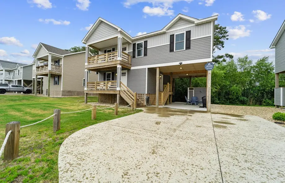 Seaside Embrace- Top Floor