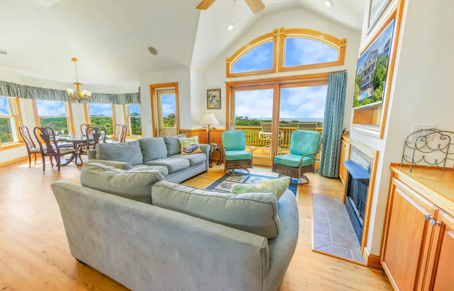 Parrot Pointe