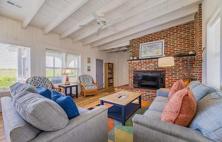 380 | Seaside Hideaway