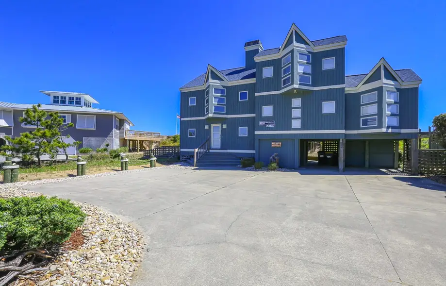 MACWATER BEACH HOUSE