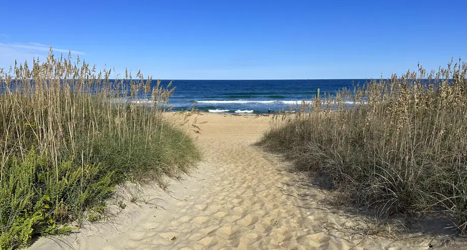 K7105 Summer Days 4 Bedroom Oceanfront Home
