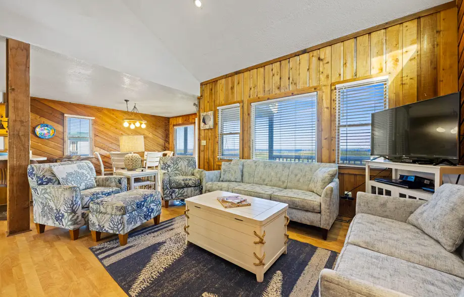 K7105 Summer Days 4 Bedroom Oceanfront Home