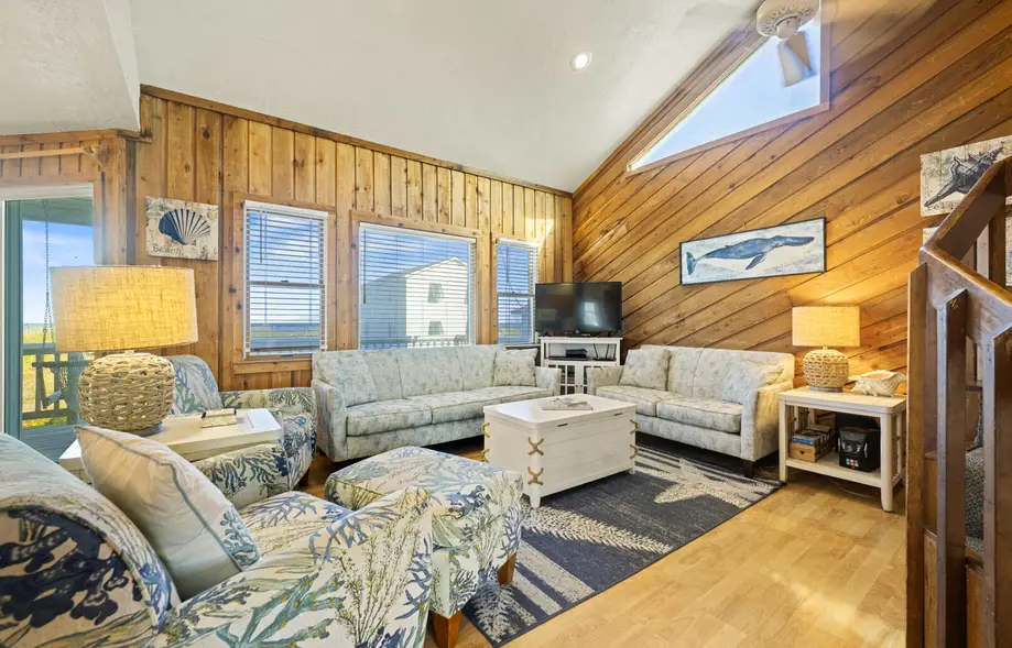 K7105 Summer Days 4 Bedroom Oceanfront Home