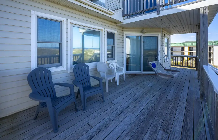 K7105 Summer Days 4 Bedroom Oceanfront Home