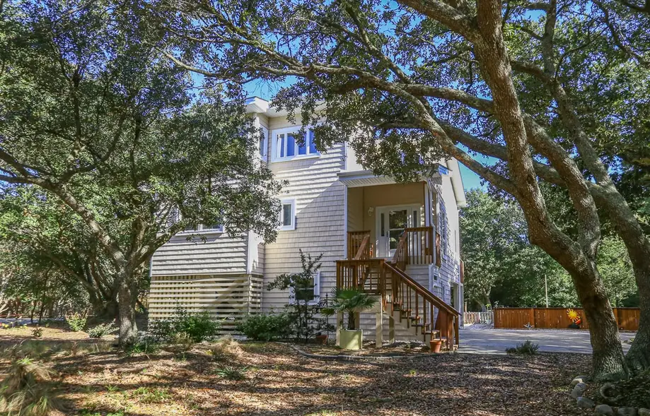 SOUTHERN OAKS HIDEAWAY