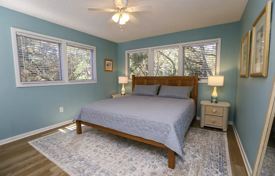 SOUTHERN OAKS HIDEAWAY
