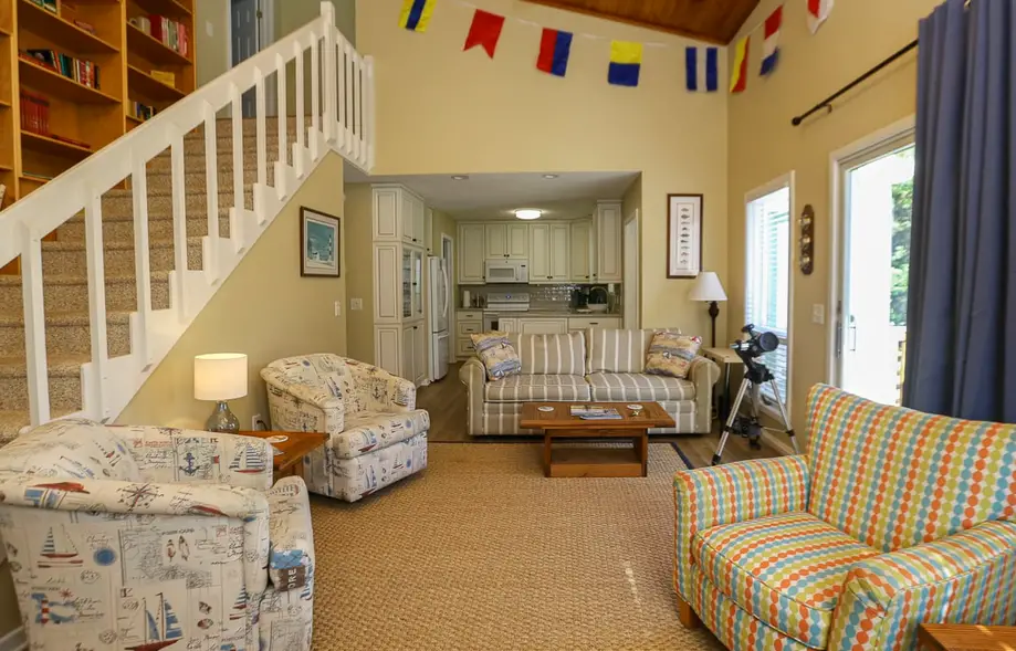 SOUTHERN OAKS HIDEAWAY