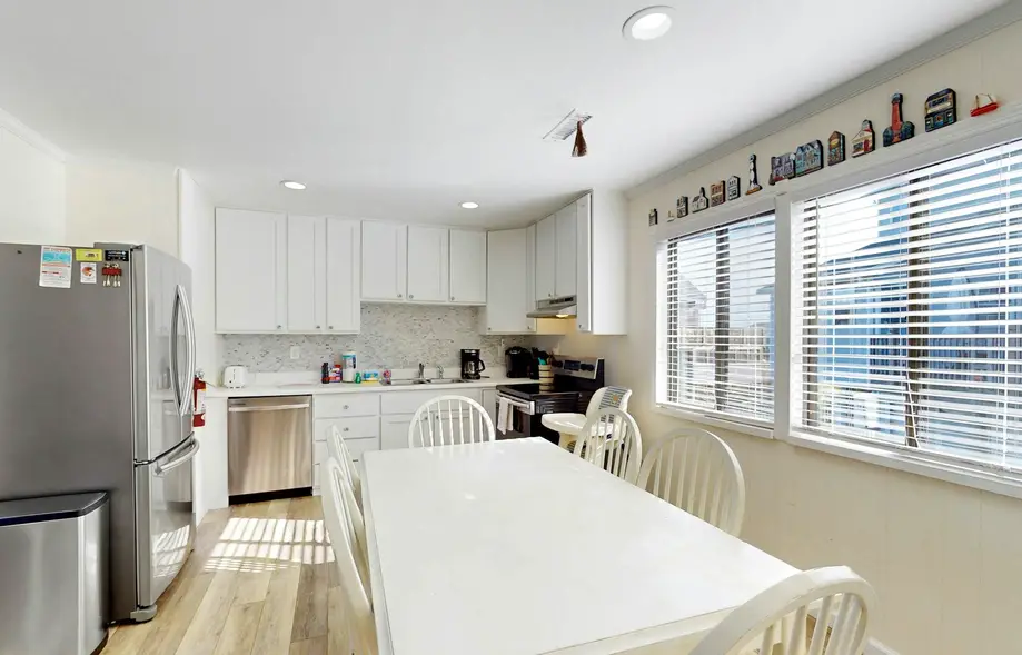 Duckin Around #209-HC