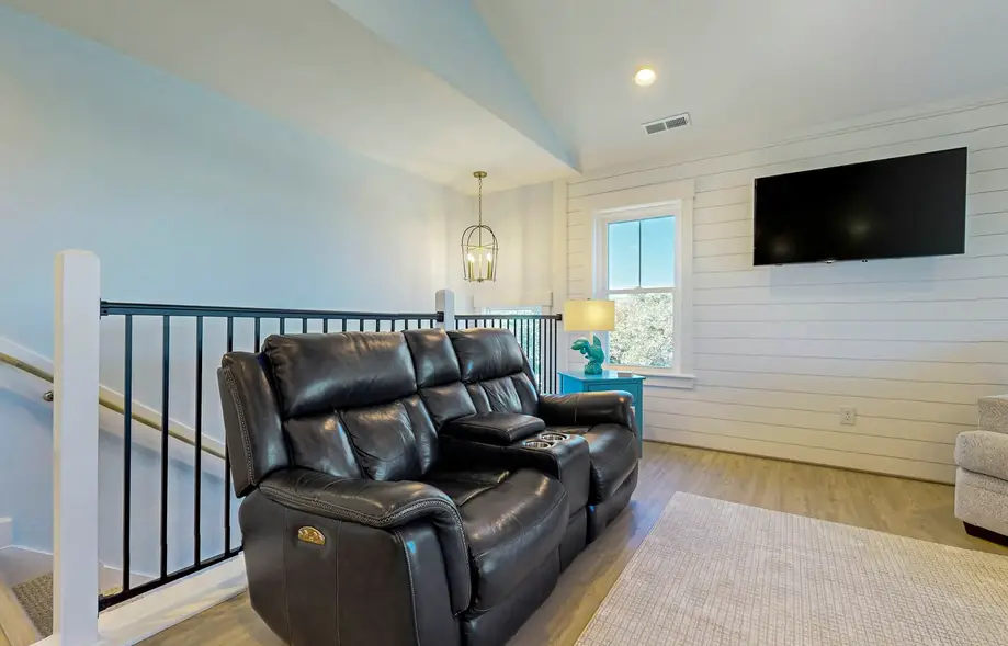 The Green Turtle  - Upstairs