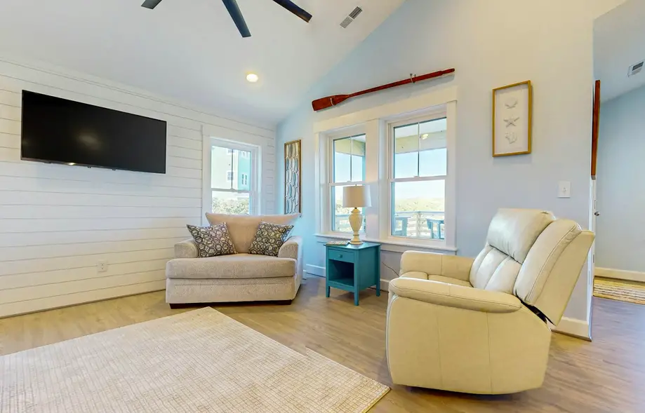 The Green Turtle  - Upstairs