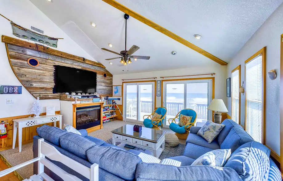 Captain's Quarters 125