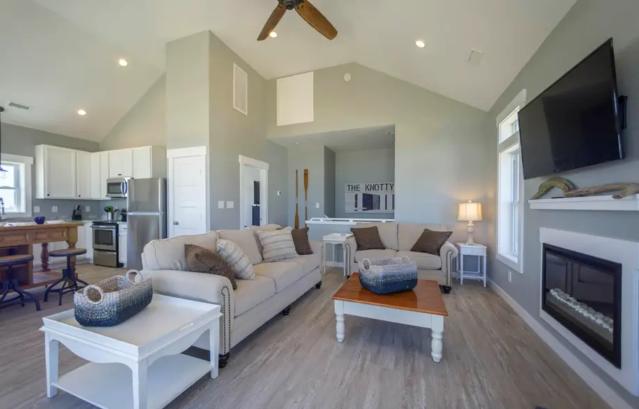 The Knotty Whale 120