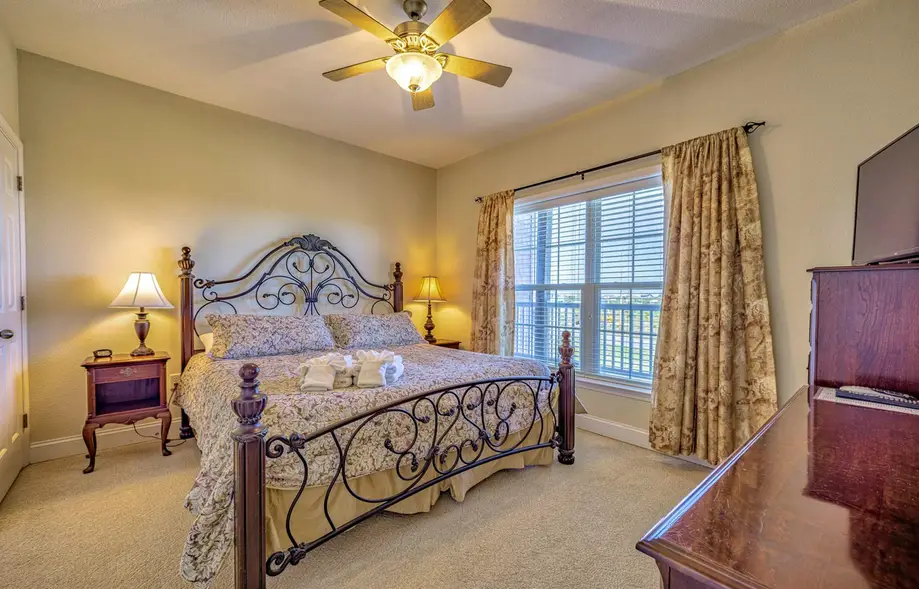 Sandalwood Sunrise 823 #205DS-H