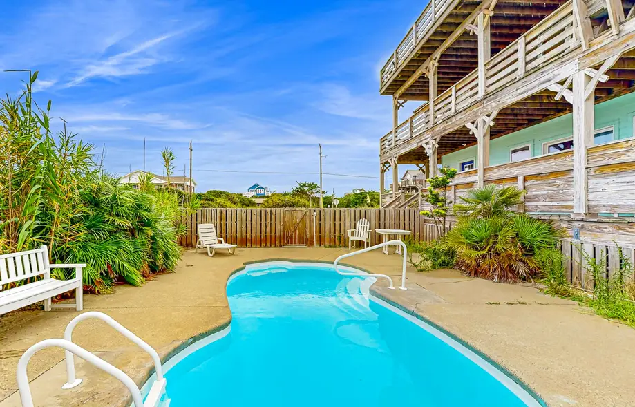 Hatteras Station BX460