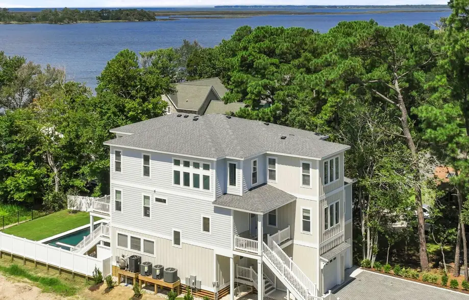 K7200 Saltaire 8 Bedroom Home at Water O...