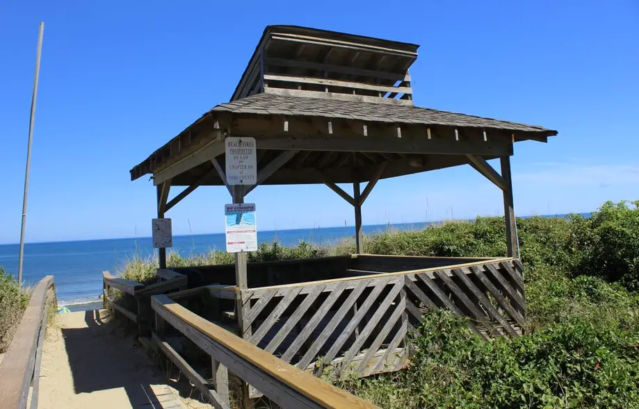 K9070 Duckin' Out at Colony by the Sea