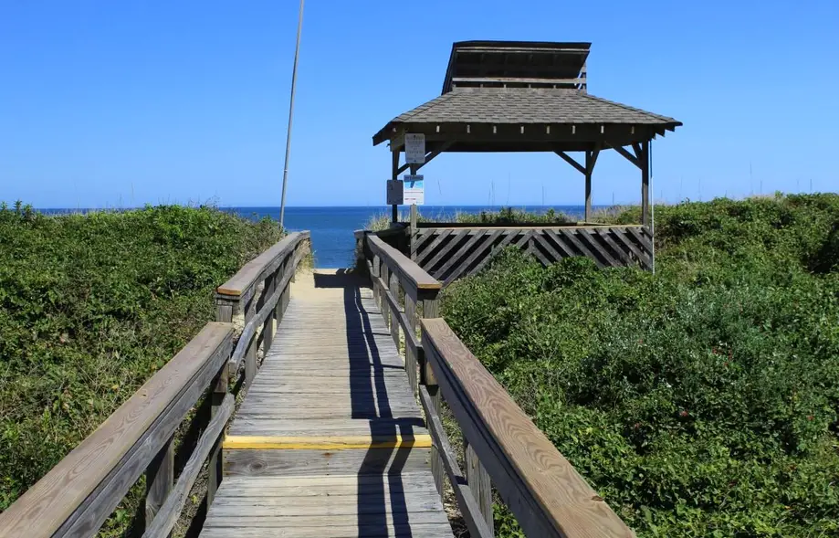 K9070 Duckin' Out at Colony by the Sea