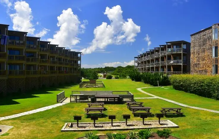 K9070 Duckin' Out at Colony by the Sea