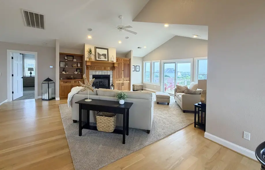 1822 - Our Happy Place By The Sea